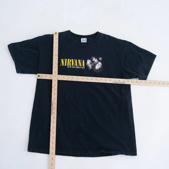 Y2K '05 Anvil Black Nirvana With The Lights Out Pre-Shrunk Short Sleeve T-shirt - Picture 4 of 11